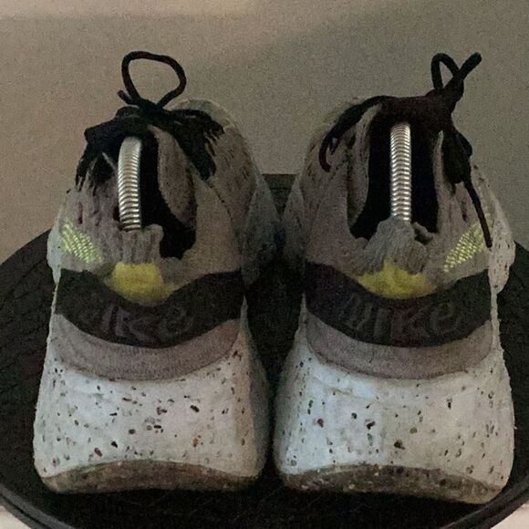 Nike Space Hippie 04 Men's Sz.11 Wolf Grey Dark Smoke Volt CZ6398-001. - Picture 5 of 5